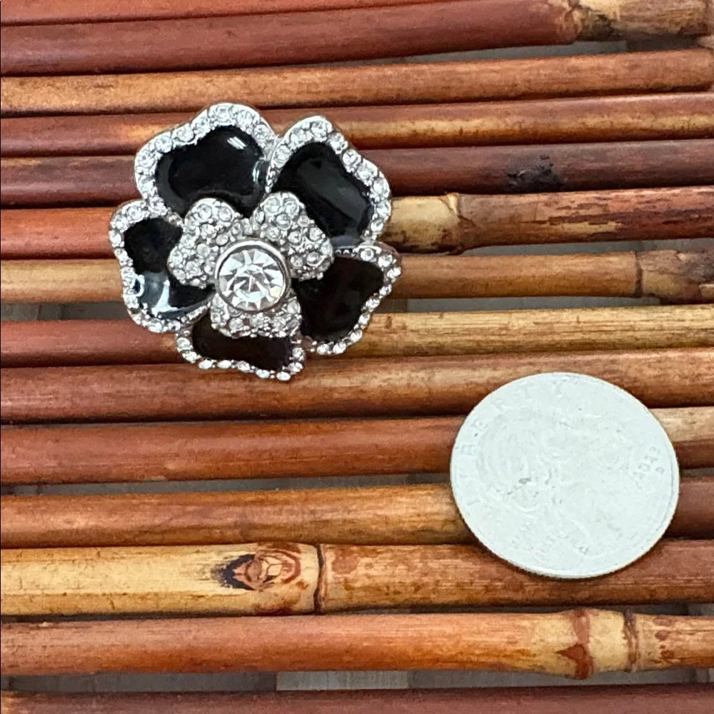 Lia Sophia Black and Silver Floral Ring Size 10